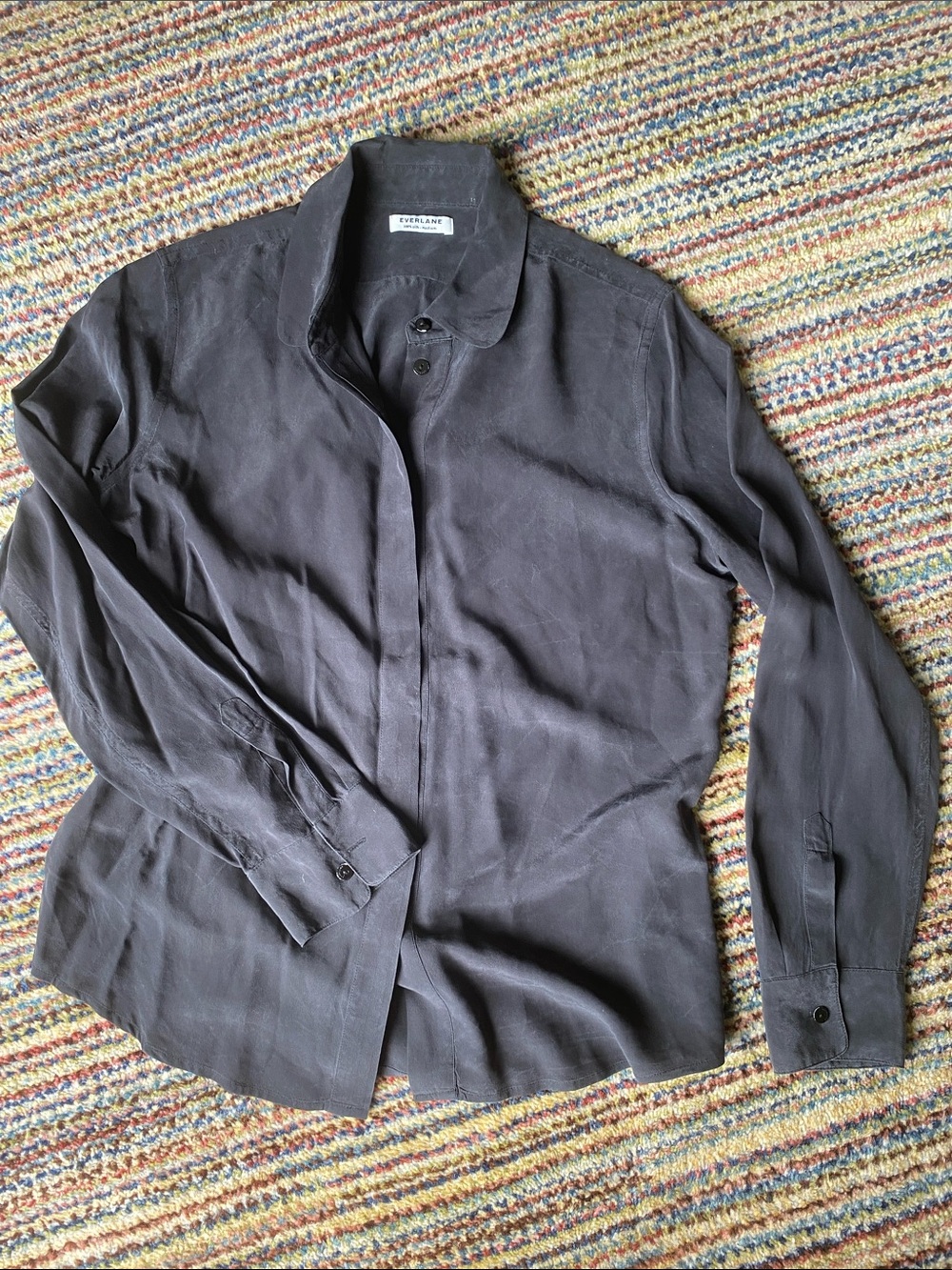 Everlane women’s 100% silk black button up shirt size M
